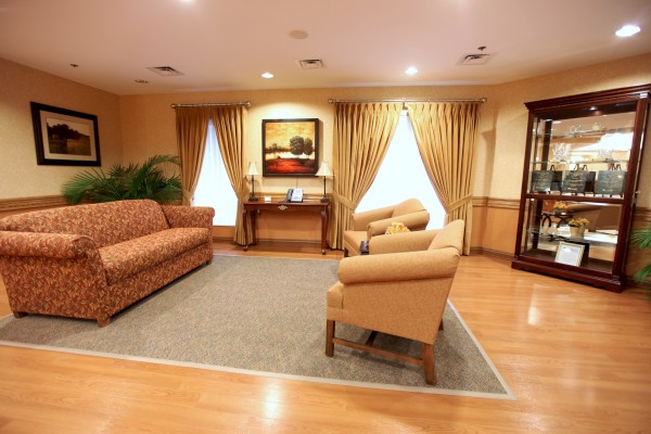 The Laurels of Norworth: Living Area