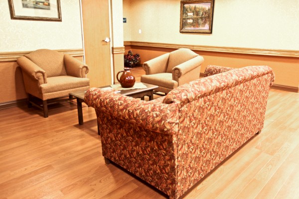 The Laurels of Norworth: Living Area